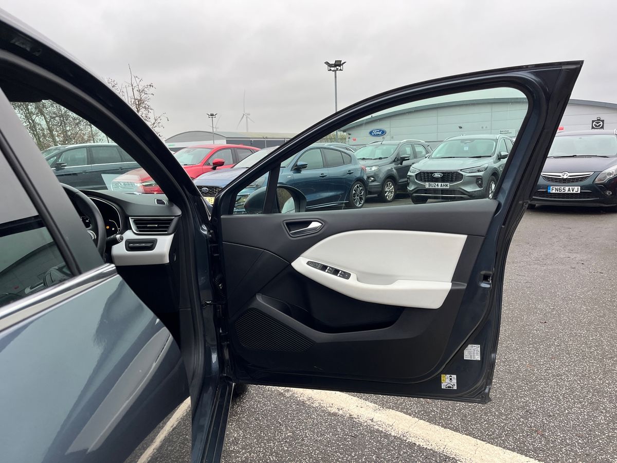 Used Renault Clio 2021 for sale - 77033723: Photo 42