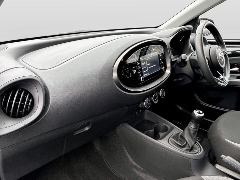 Used Toyota Aygo X 2022 for sale - 77555540: Photo 17