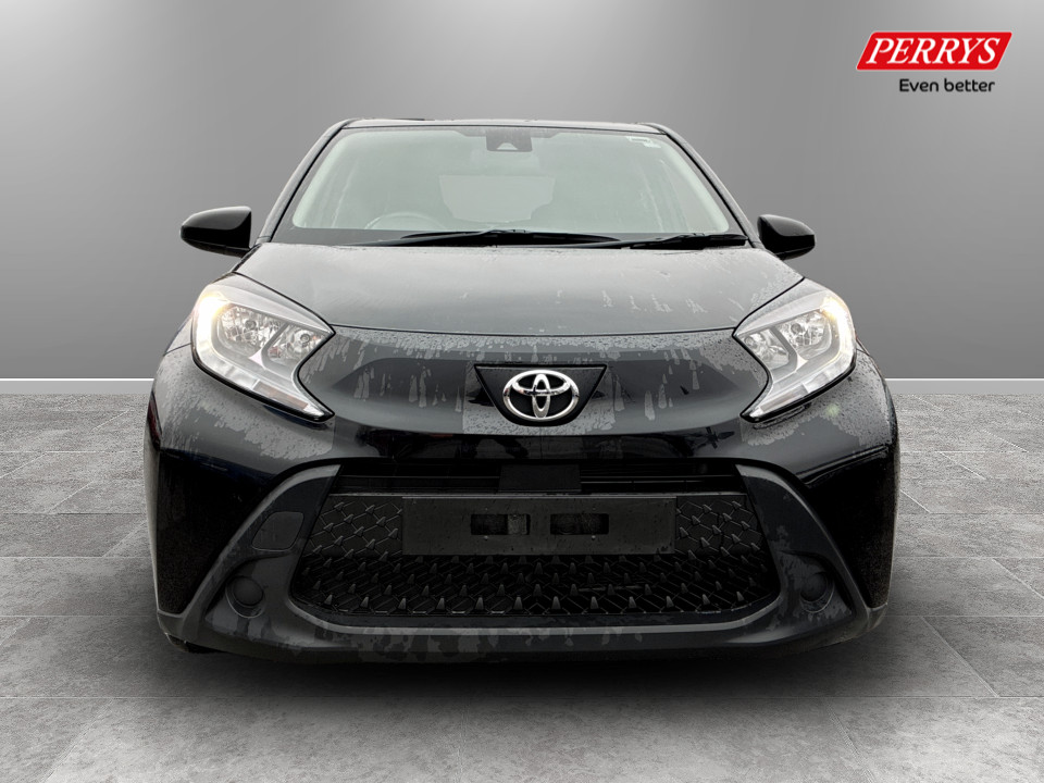 Used Toyota Aygo X 2022 for sale - 77555540: Photo 2