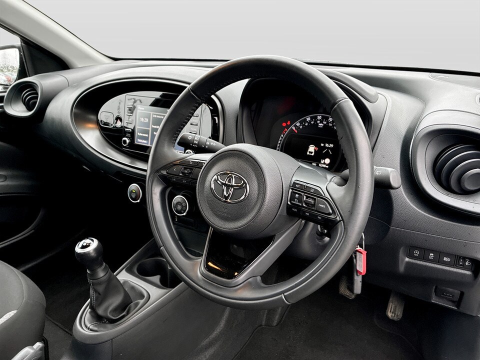 Used Toyota Aygo X 2022 for sale - 77555540: Photo 25