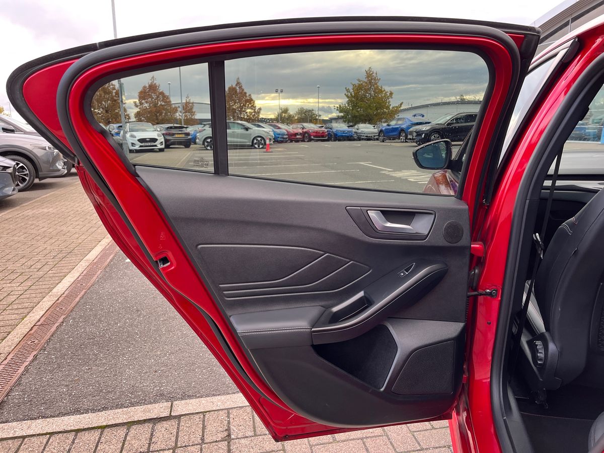 Used Ford Focus 2022 for sale - 76364525: Photo 30