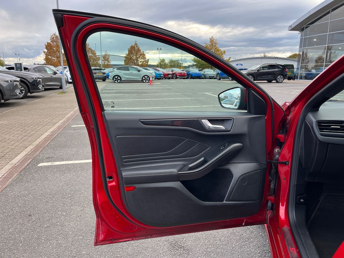 Used Ford Focus 2022 for sale - 76364525: Photo 31