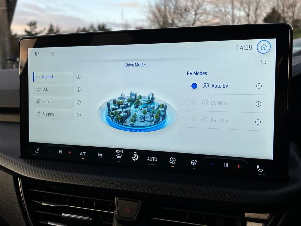 Used Ford Kuga 2025 for sale - 76931844: Photo 44