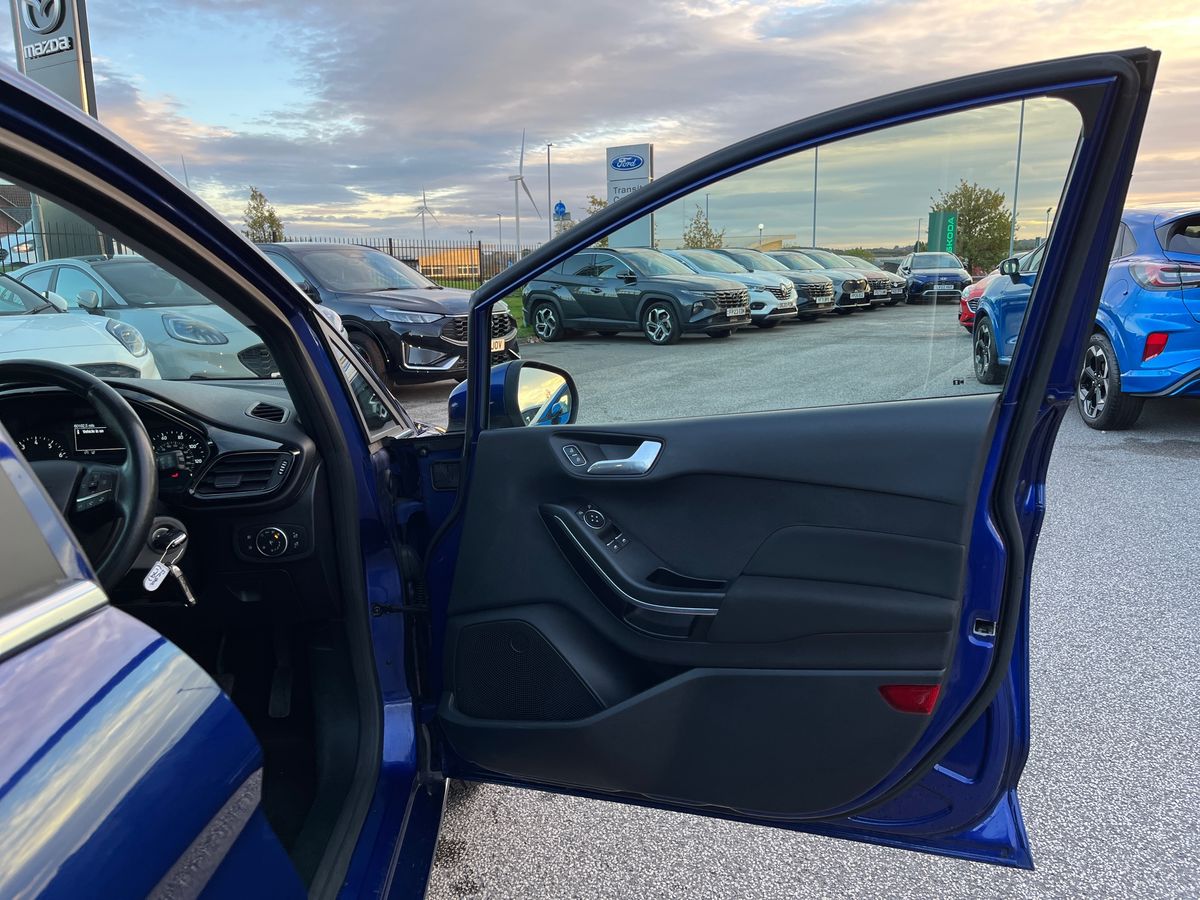 Used Ford Fiesta 2018 for sale - 76392023: Photo 40