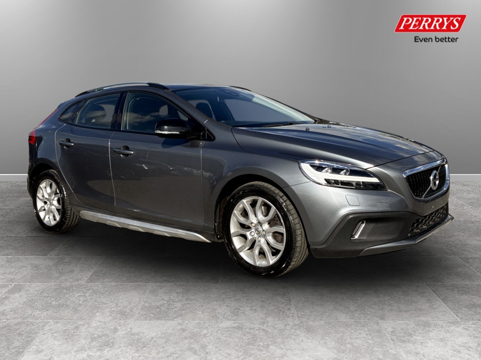 Used Volvo V40 2018 for sale - 78043389: Photo 1