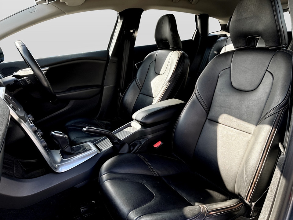 Used Volvo V40 2018 for sale - 78043389: Photo 16