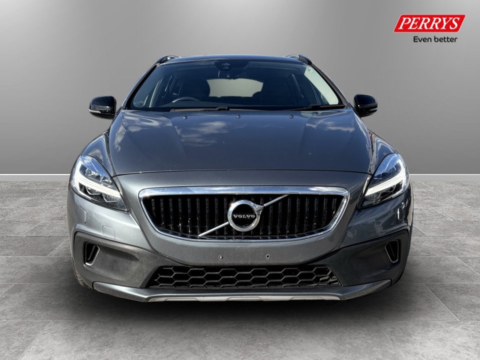 Used Volvo V40 2018 for sale - 78043389: Photo 2