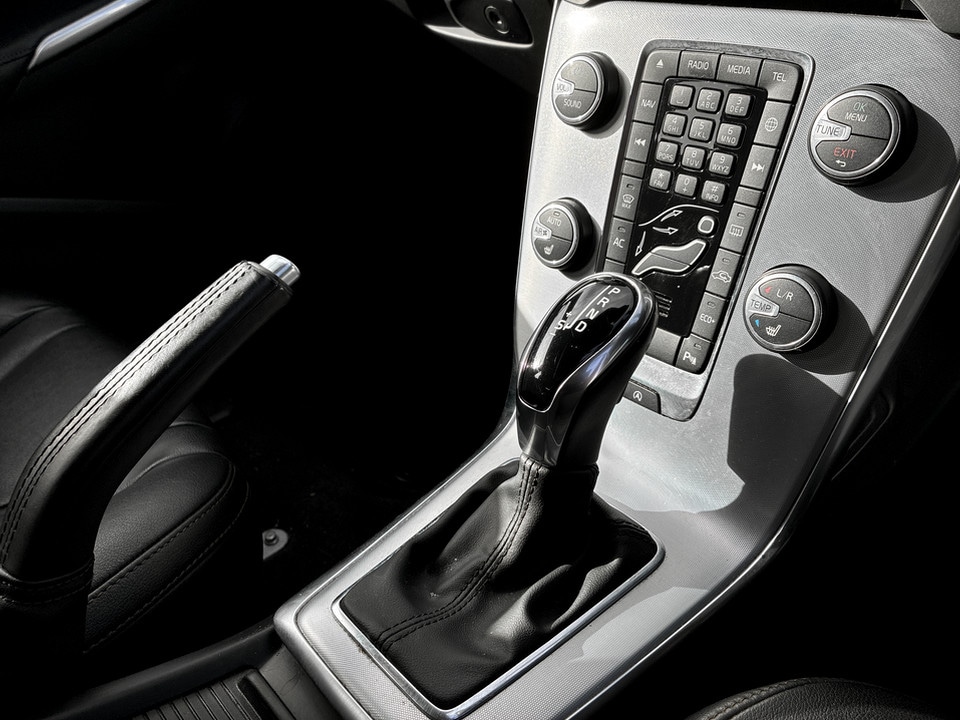 Used Volvo V40 2018 for sale - 78043389: Photo 21