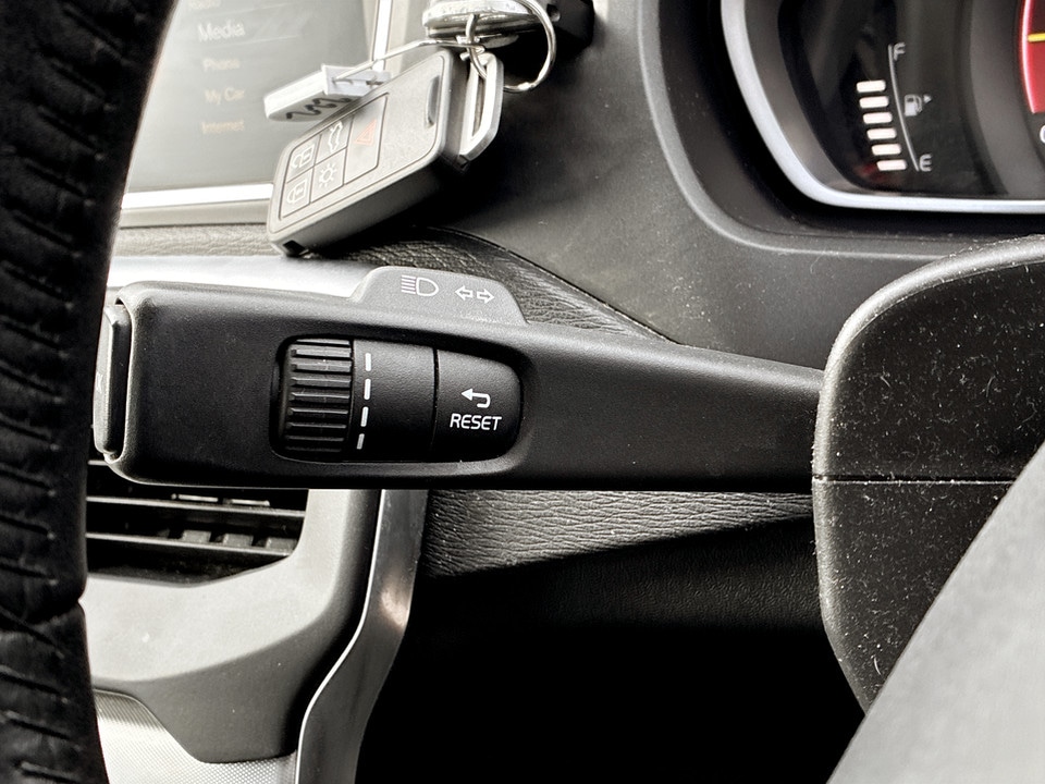 Used Volvo V40 2018 for sale - 78043389: Photo 34