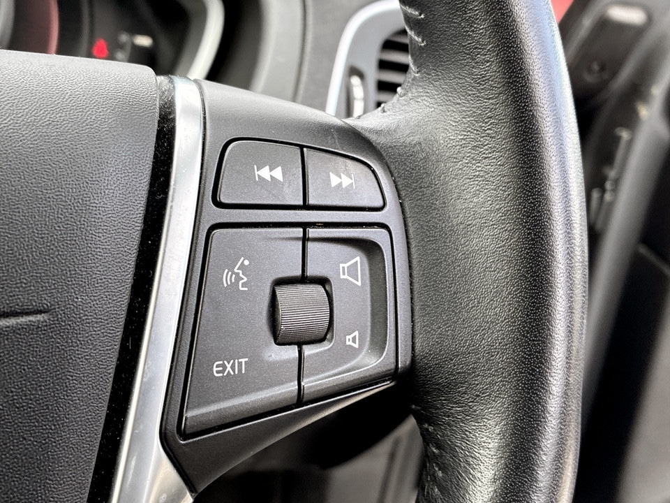 Used Volvo V40 2018 for sale - 78043389: Photo 35