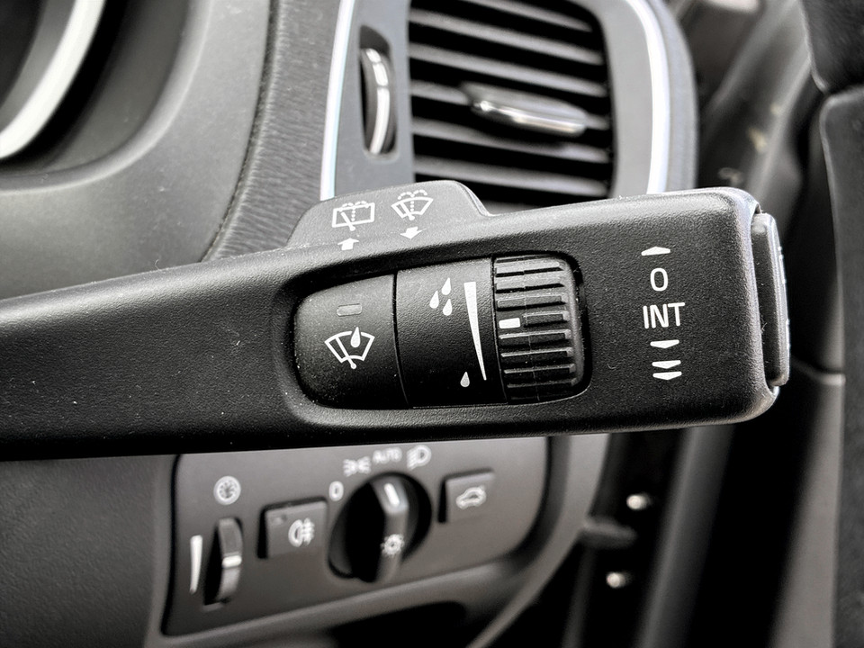 Used Volvo V40 2018 for sale - 78043389: Photo 36