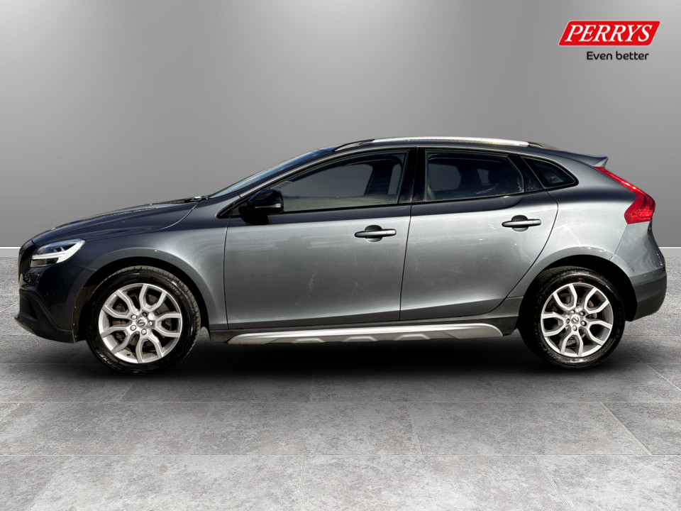 Used Volvo V40 2018 for sale - 78043389: Photo 4