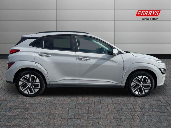 Used Hyundai KONA 2022 for sale - 75996035: Photo 3