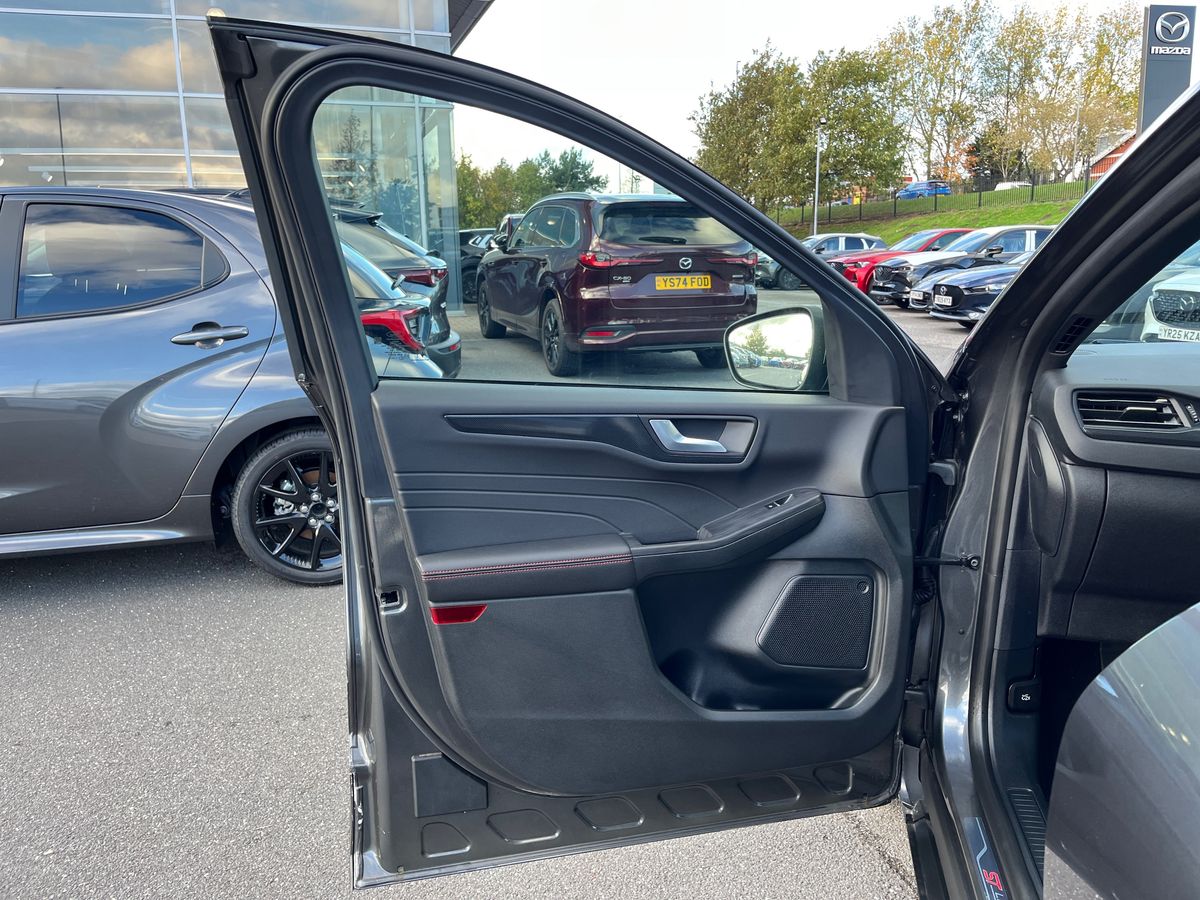 Used Ford Kuga 2025 for sale - 76341170: Photo 38