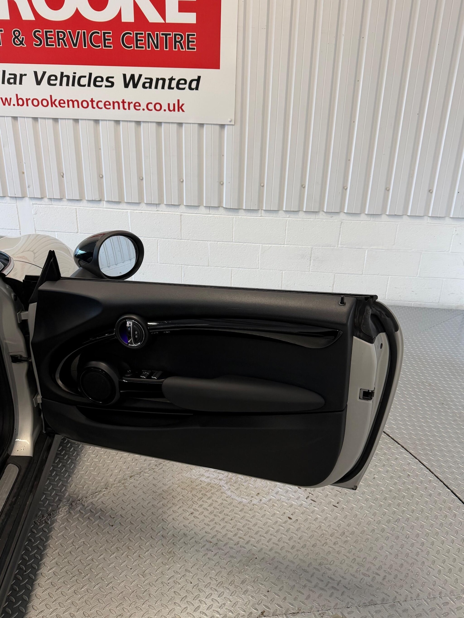 Used MINI Convertible 2016 for sale - 77081522: Photo 25