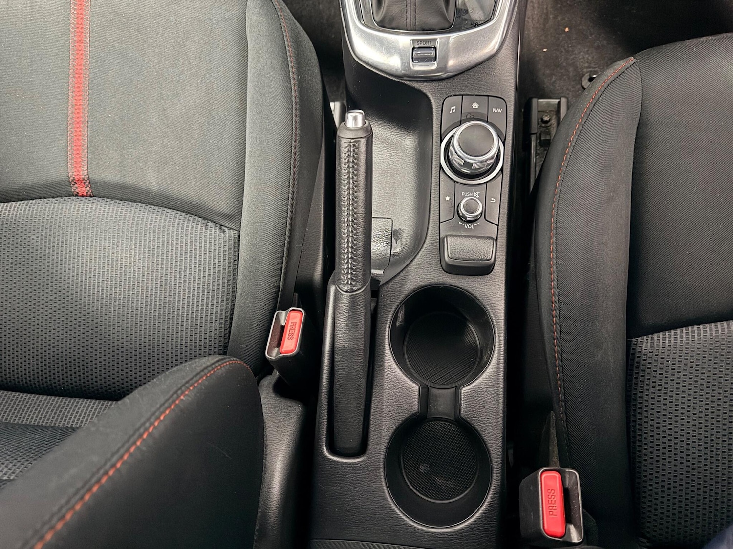 Used Mazda Mazda2 2015 for sale - 76538794: Photo 31