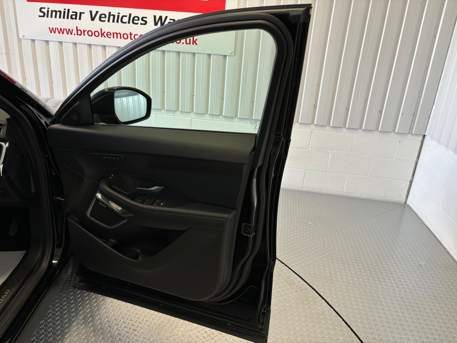 Used Jaguar E-Pace 2020 for sale - 76753323: Photo 11