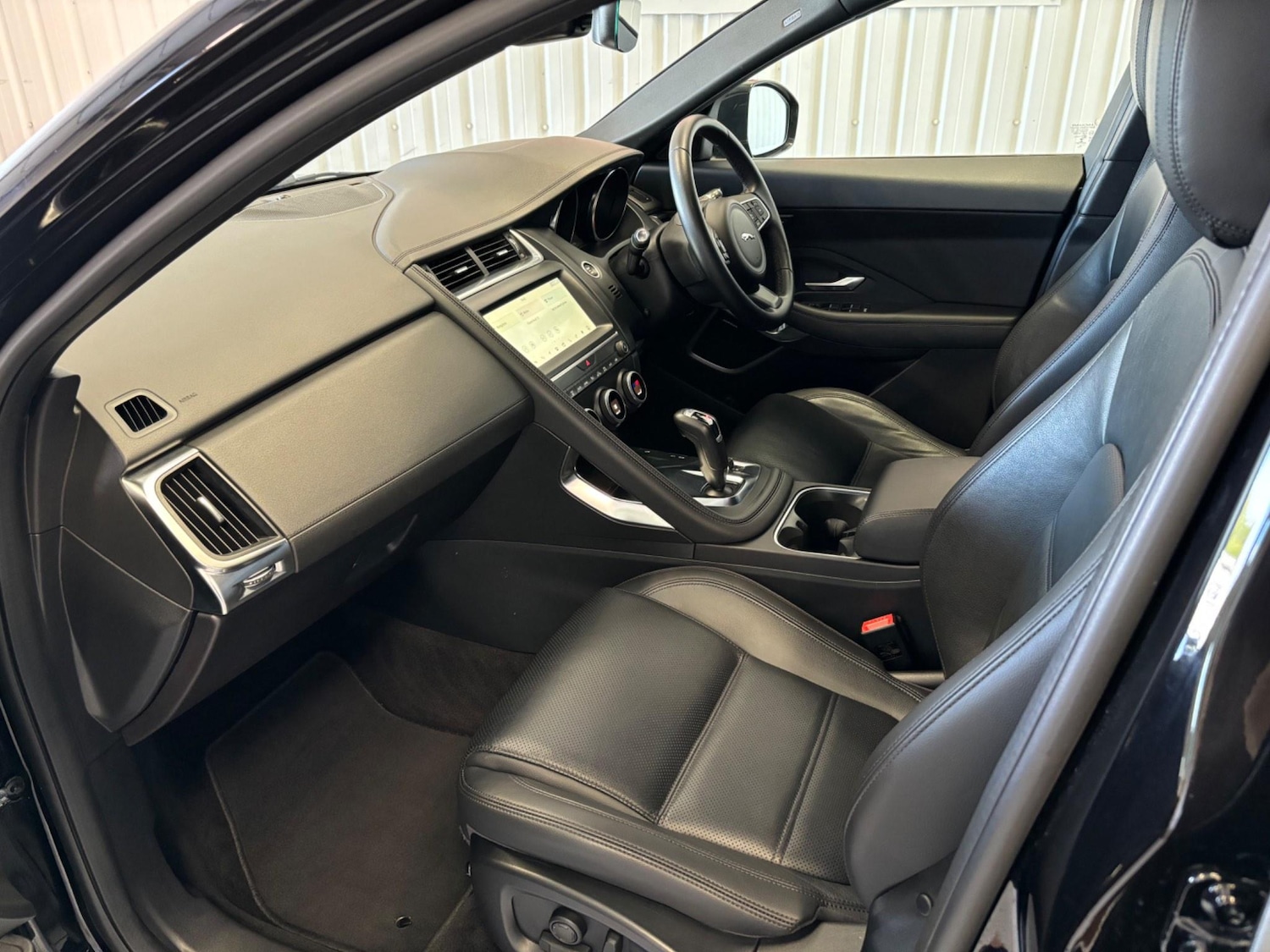 Used Jaguar E-Pace 2020 for sale - 76753323: Photo 23