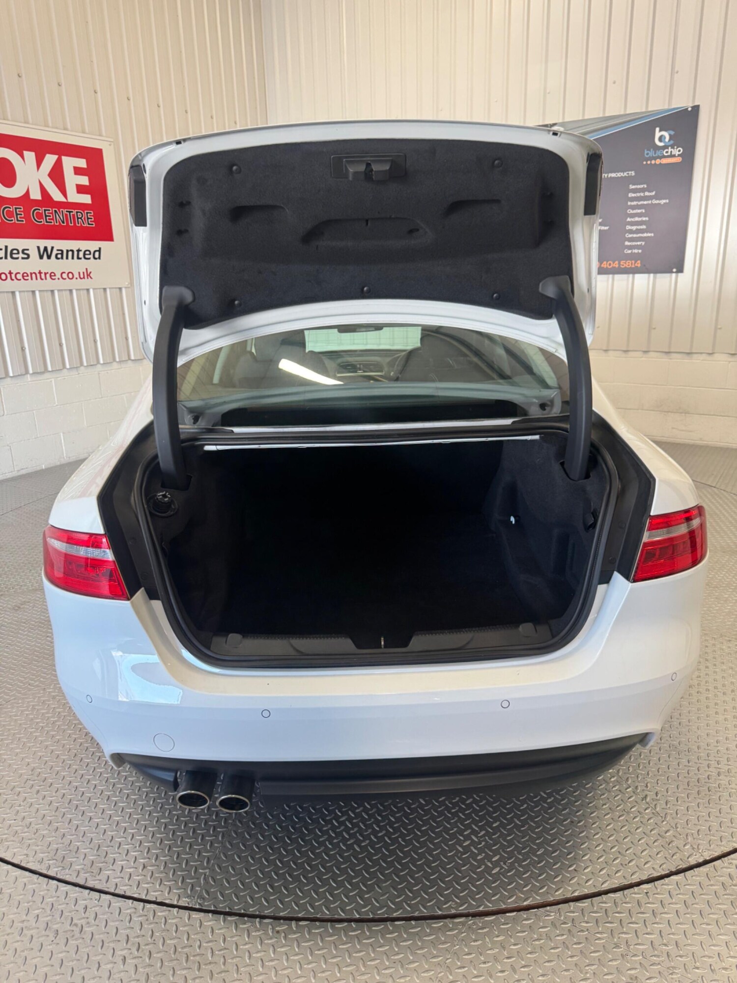 Used Jaguar XE 2018 for sale - 78171085: Photo 12