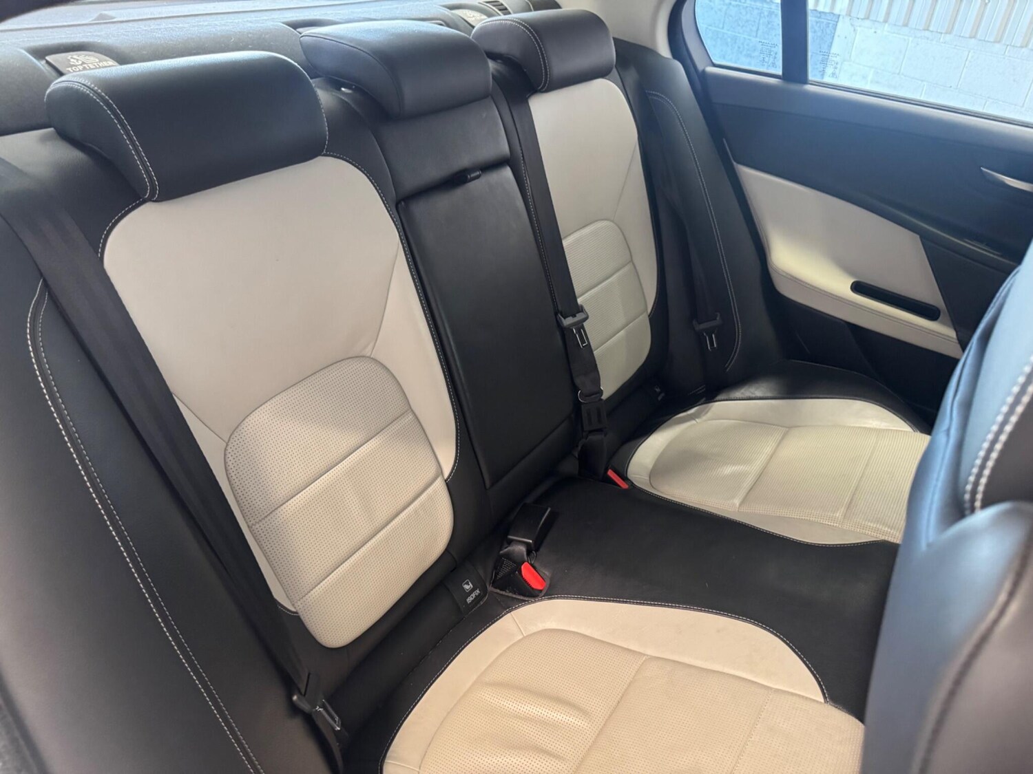 Used Jaguar XE 2018 for sale - 78171085: Photo 15