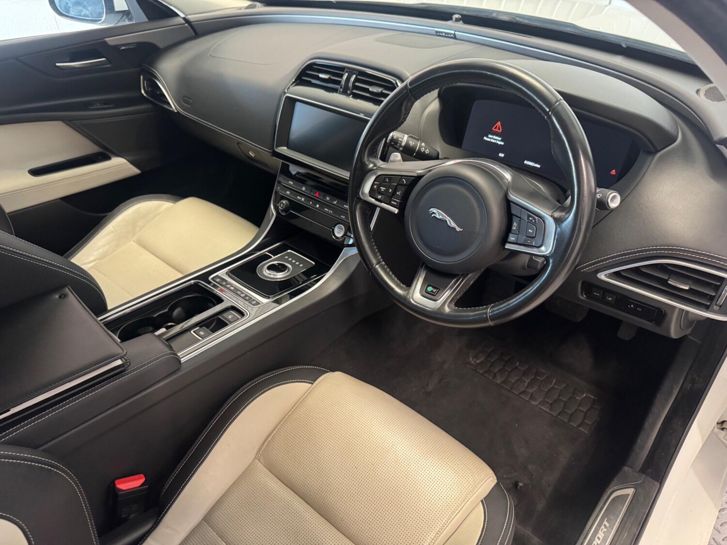 Used Jaguar XE 2018 for sale - 78171085: Photo 16