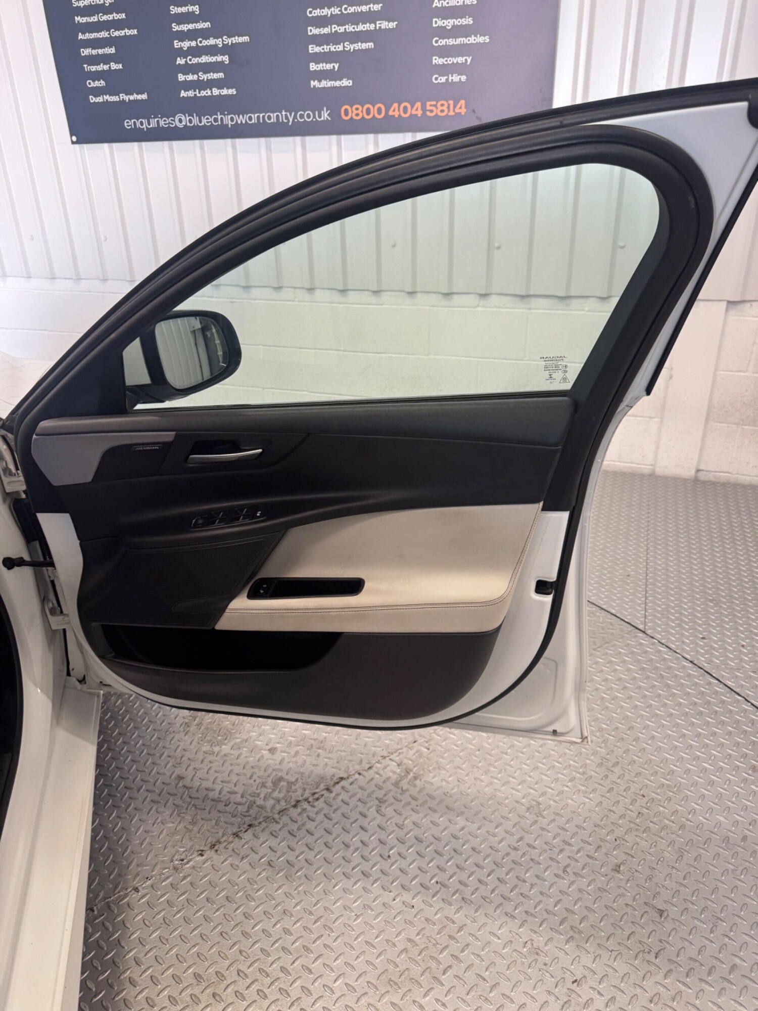 Used Jaguar XE 2018 for sale - 78171085: Photo 18