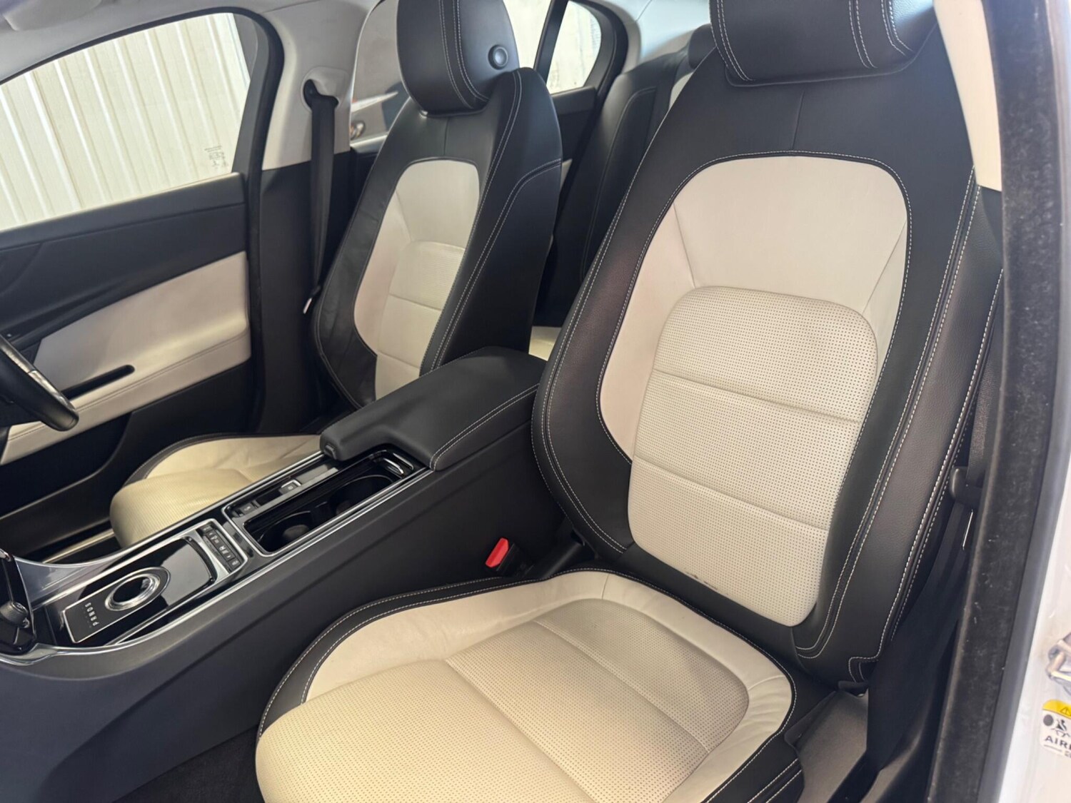 Used Jaguar XE 2018 for sale - 78171085: Photo 20