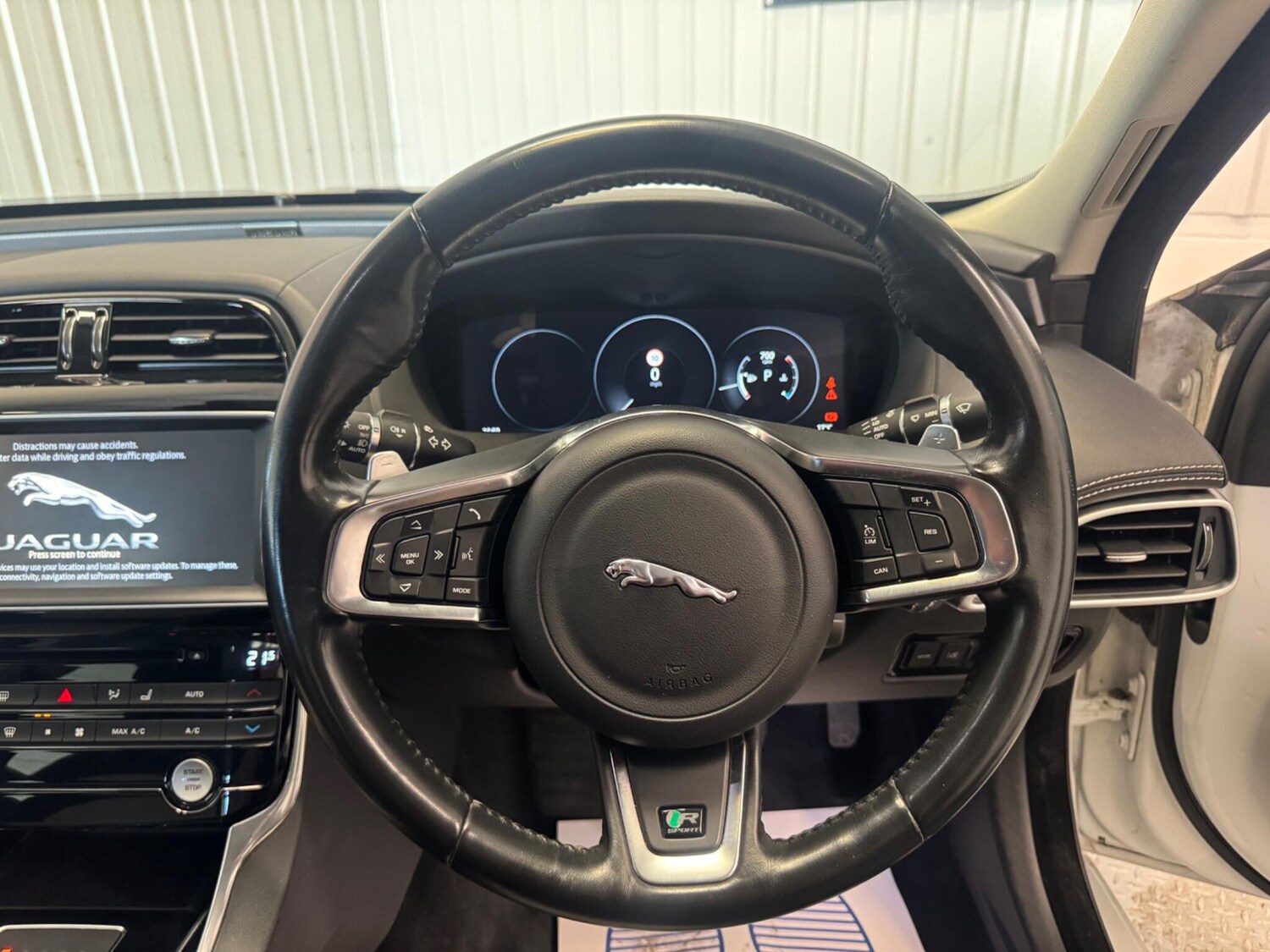 Used Jaguar XE 2018 for sale - 78171085: Photo 21