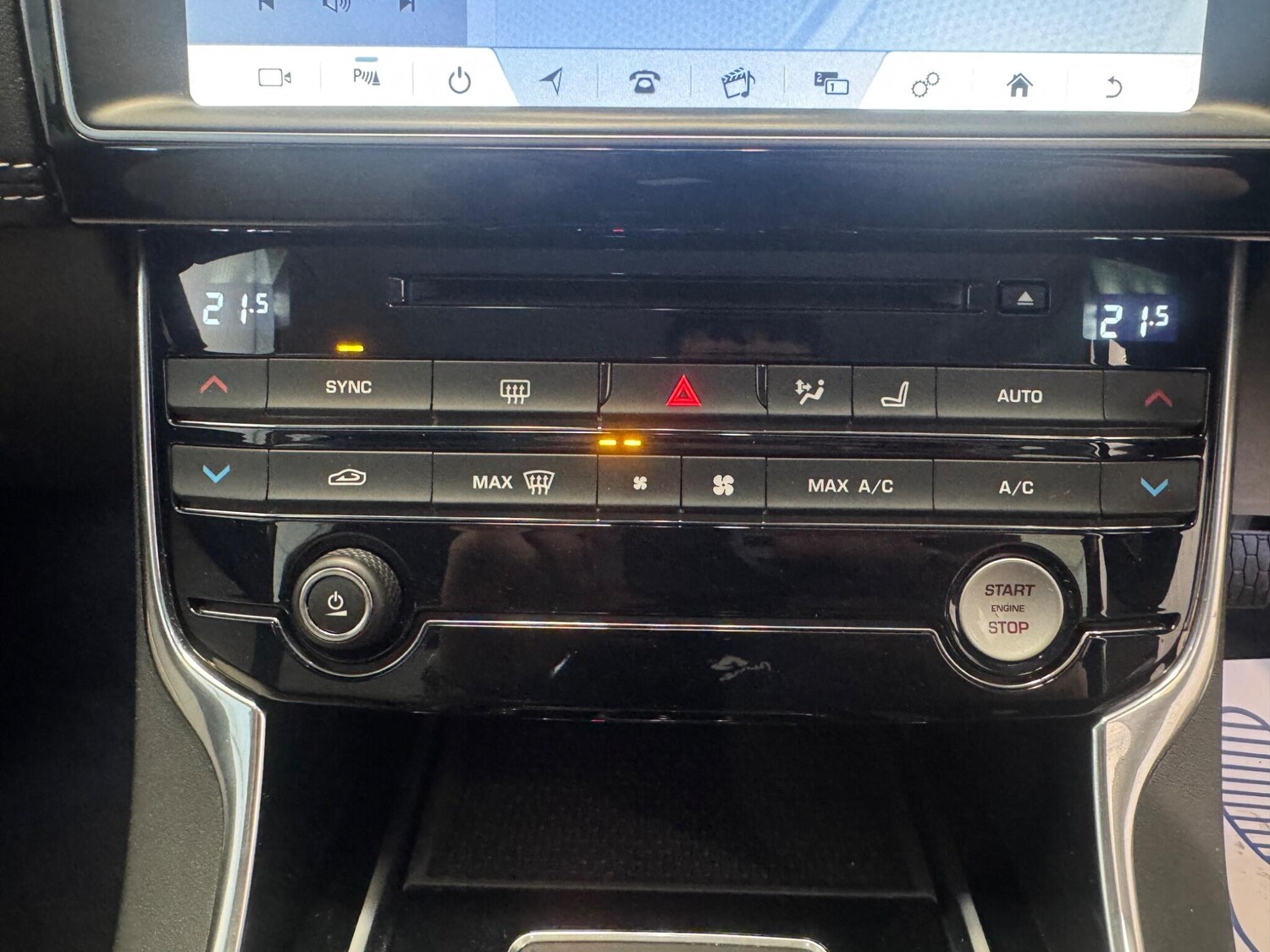 Used Jaguar XE 2018 for sale - 78171085: Photo 30