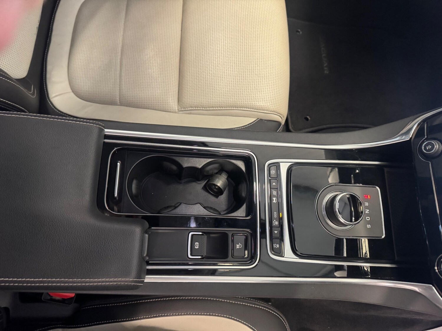 Used Jaguar XE 2018 for sale - 78171085: Photo 31