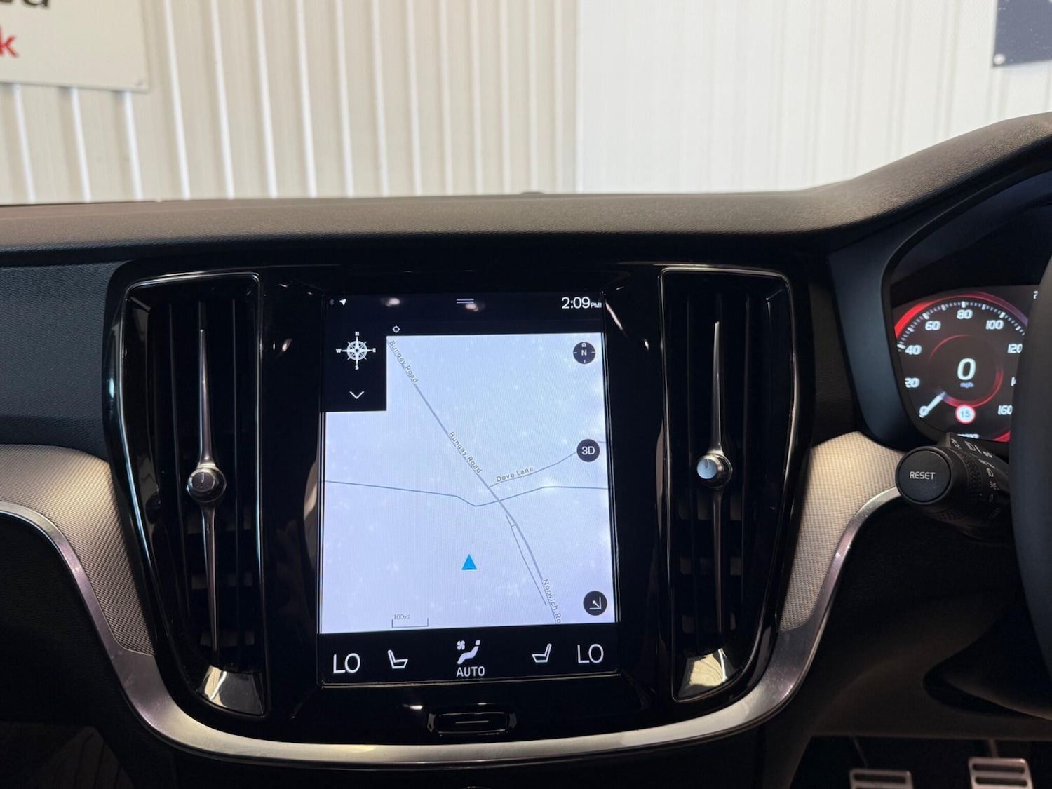Used Volvo V60 2019 for sale - 76121421: Photo 26