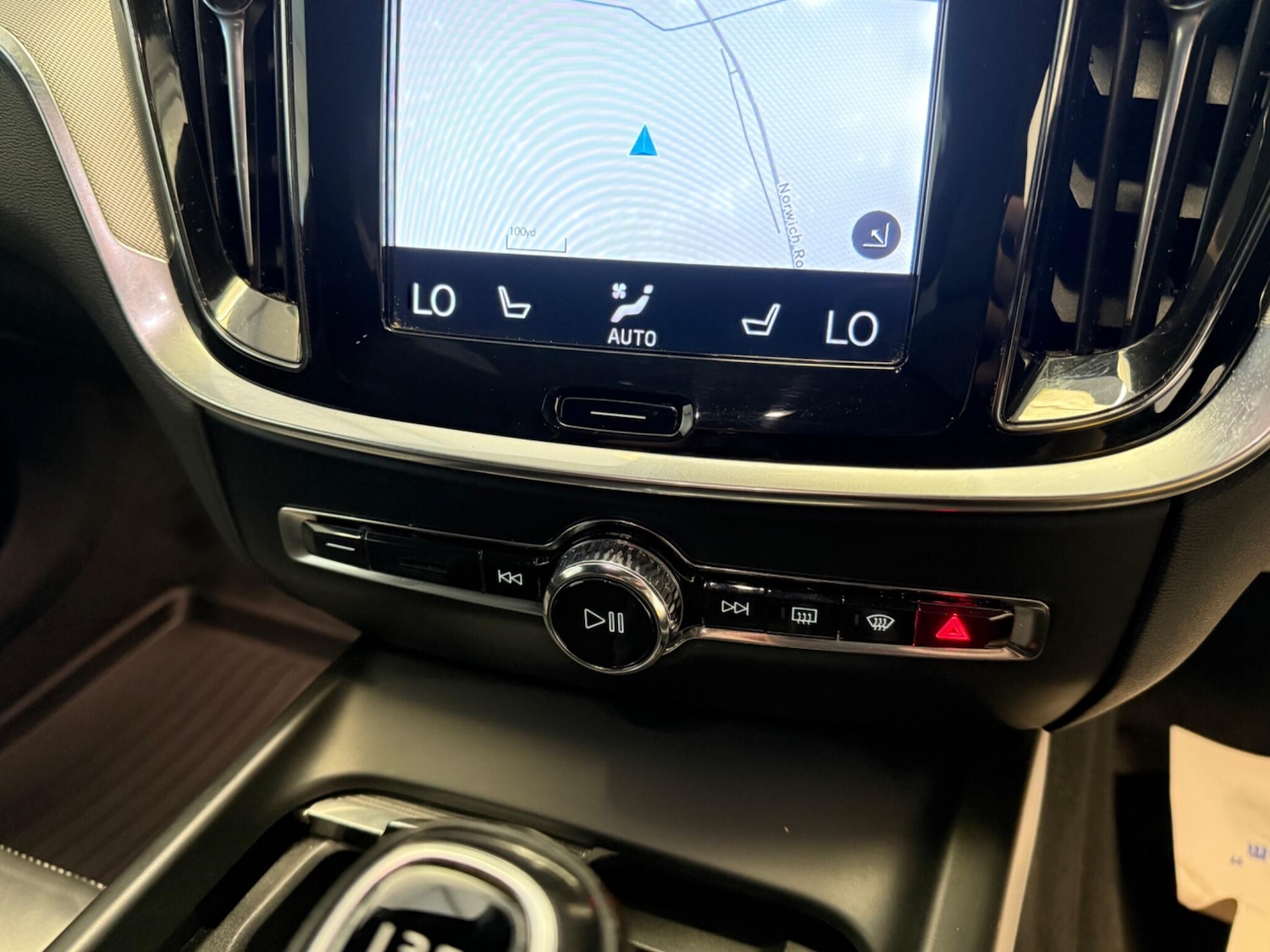 Used Volvo V60 2019 for sale - 76121421: Photo 31