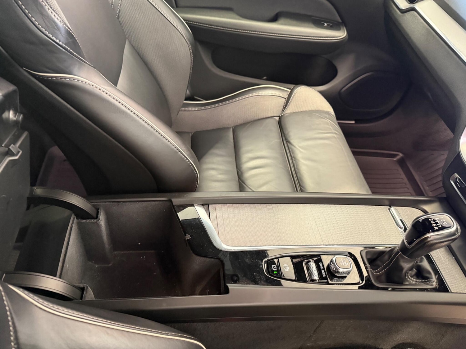 Used Volvo V60 2019 for sale - 76121421: Photo 33