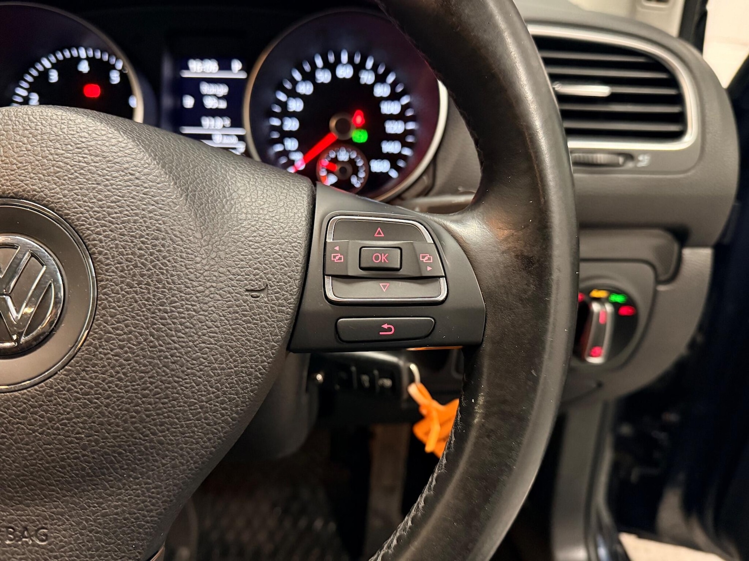 Used Volkswagen Golf 2012 for sale - 76886448: Photo 21