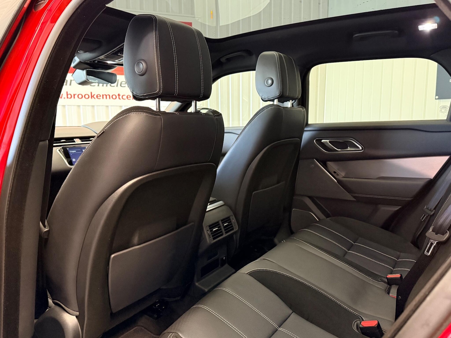 Used Land Rover Range Rover Velar 2017 for sale - 76612976: Photo 15