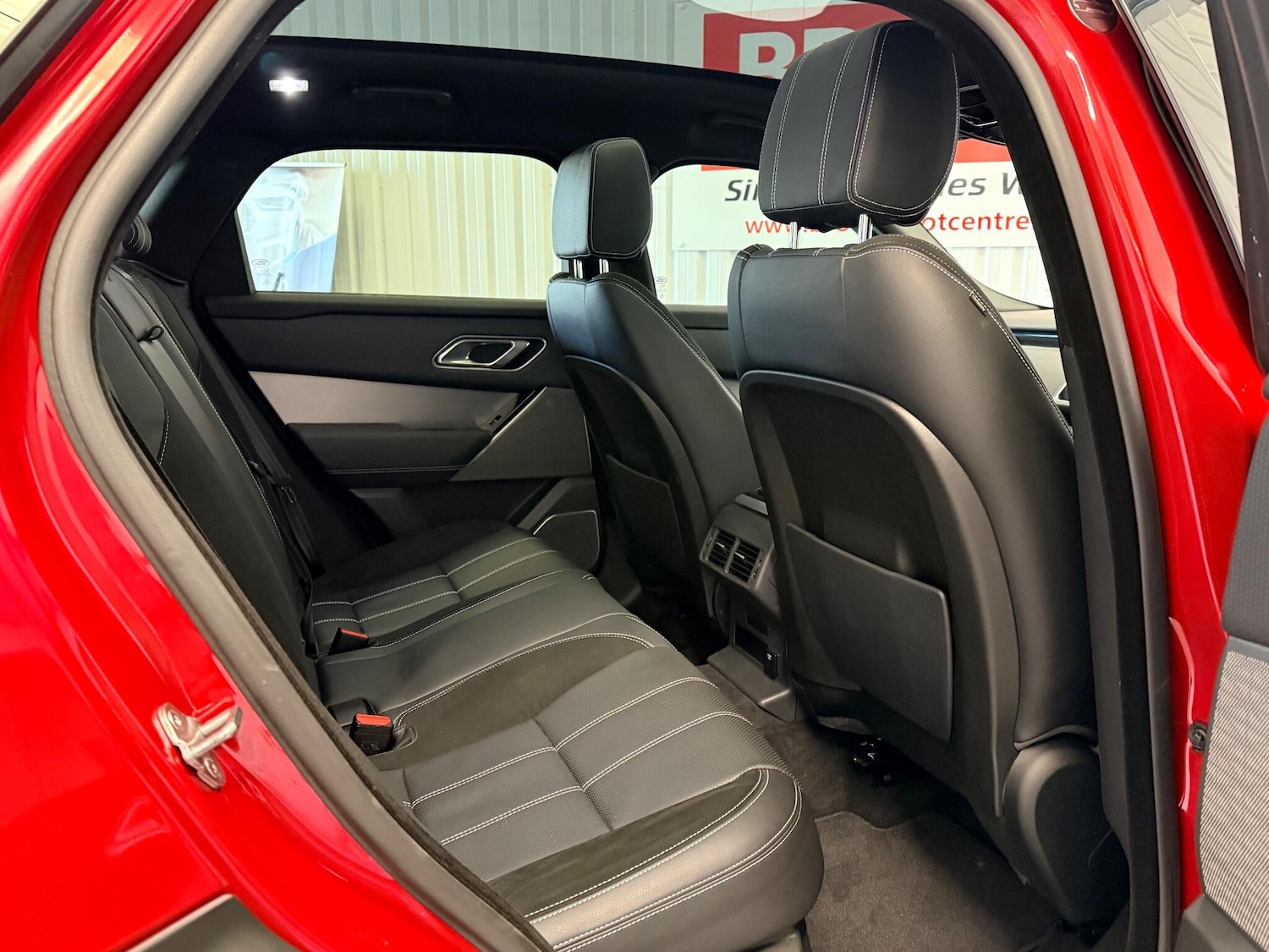 Used Land Rover Range Rover Velar 2017 for sale - 76612976: Photo 17