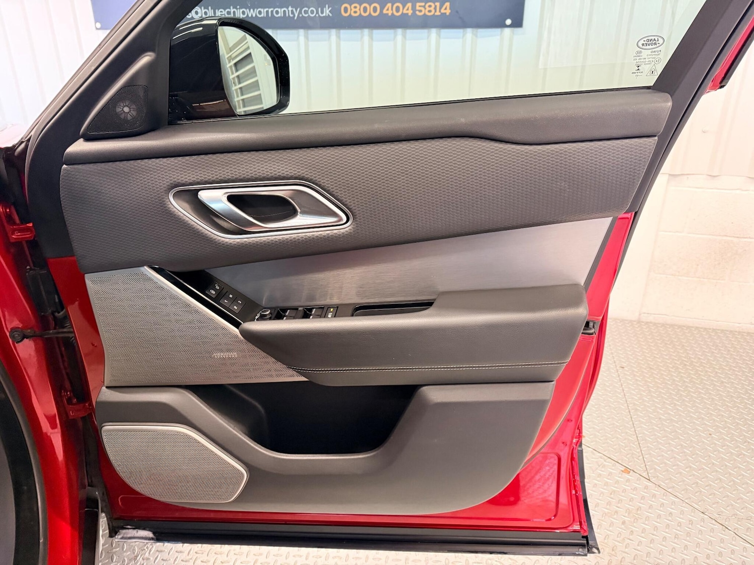 Used Land Rover Range Rover Velar 2017 for sale - 76612976: Photo 22