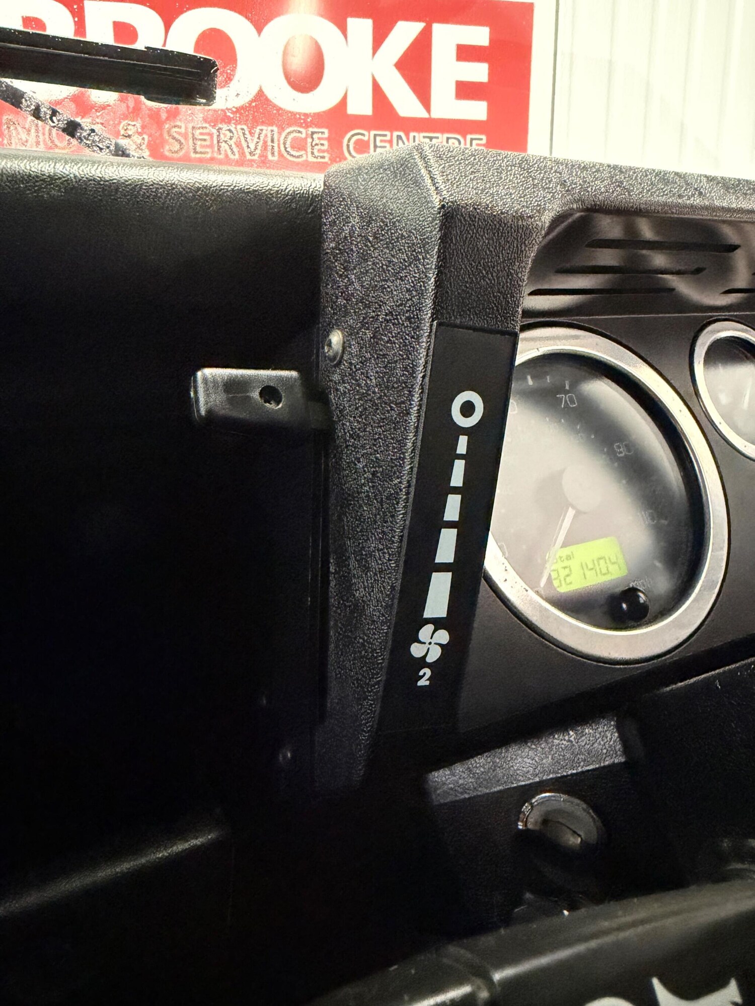 Used Land Rover Defender 90 for sale - 77510220: Photo 20