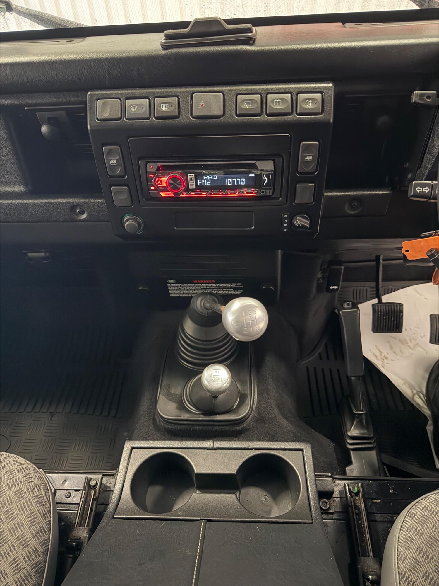 Used Land Rover Defender 90 for sale - 77510220: Photo 21