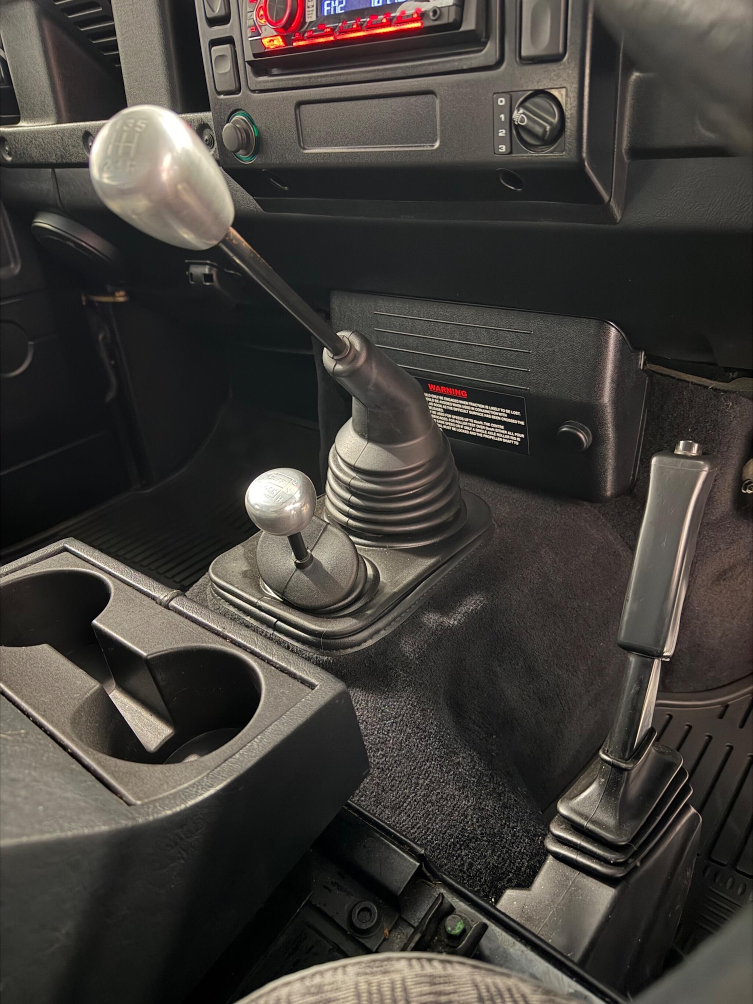 Used Land Rover Defender 90 for sale - 77510220: Photo 24