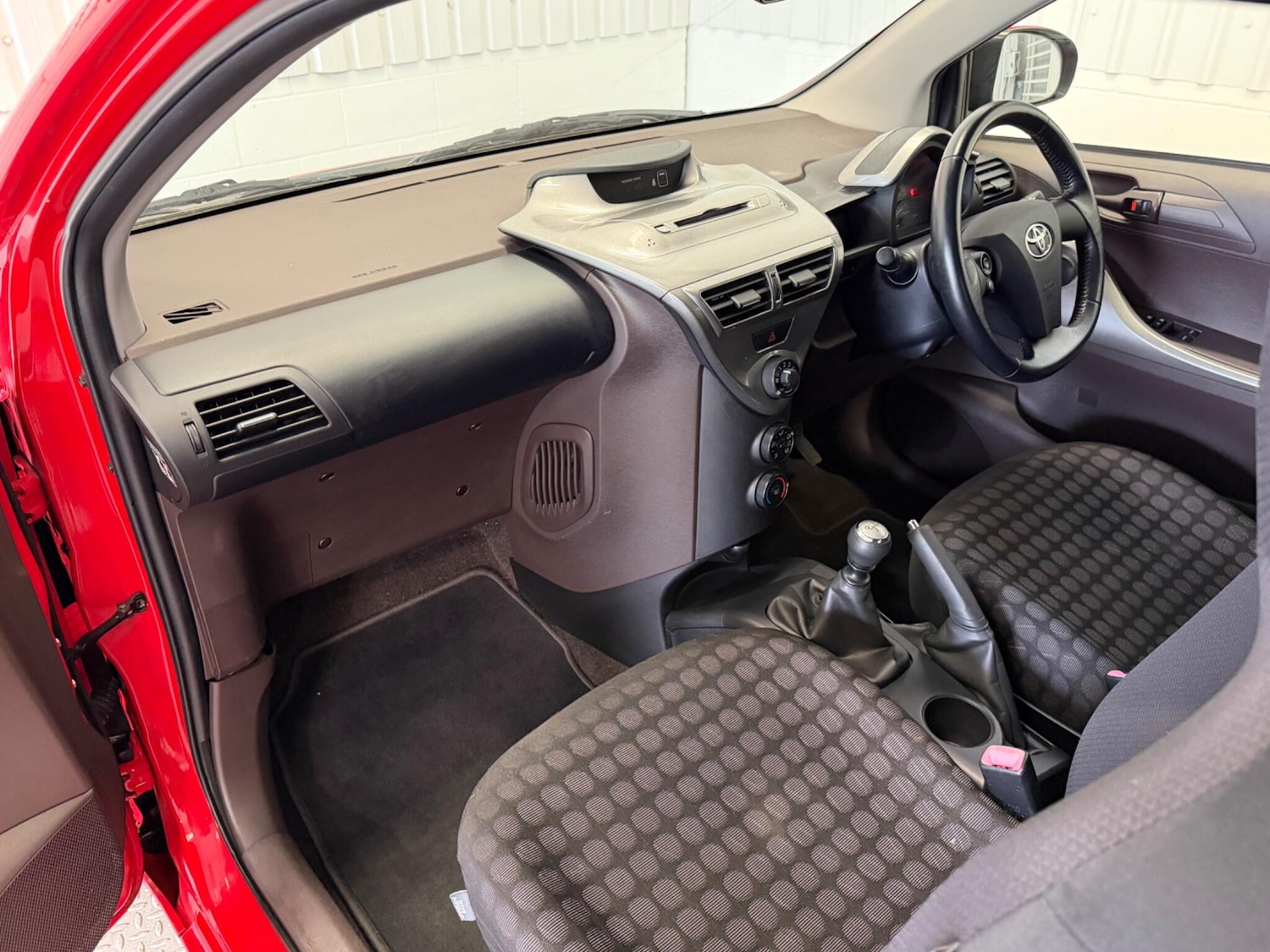 Used Toyota IQ 2009 for sale - 78100992: Photo 14