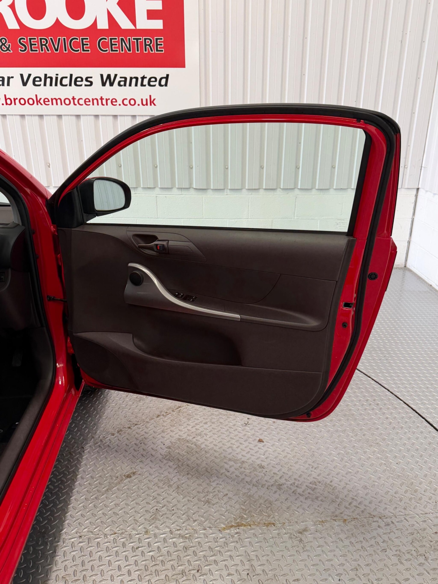 Used Toyota IQ 2009 for sale - 78100992: Photo 15