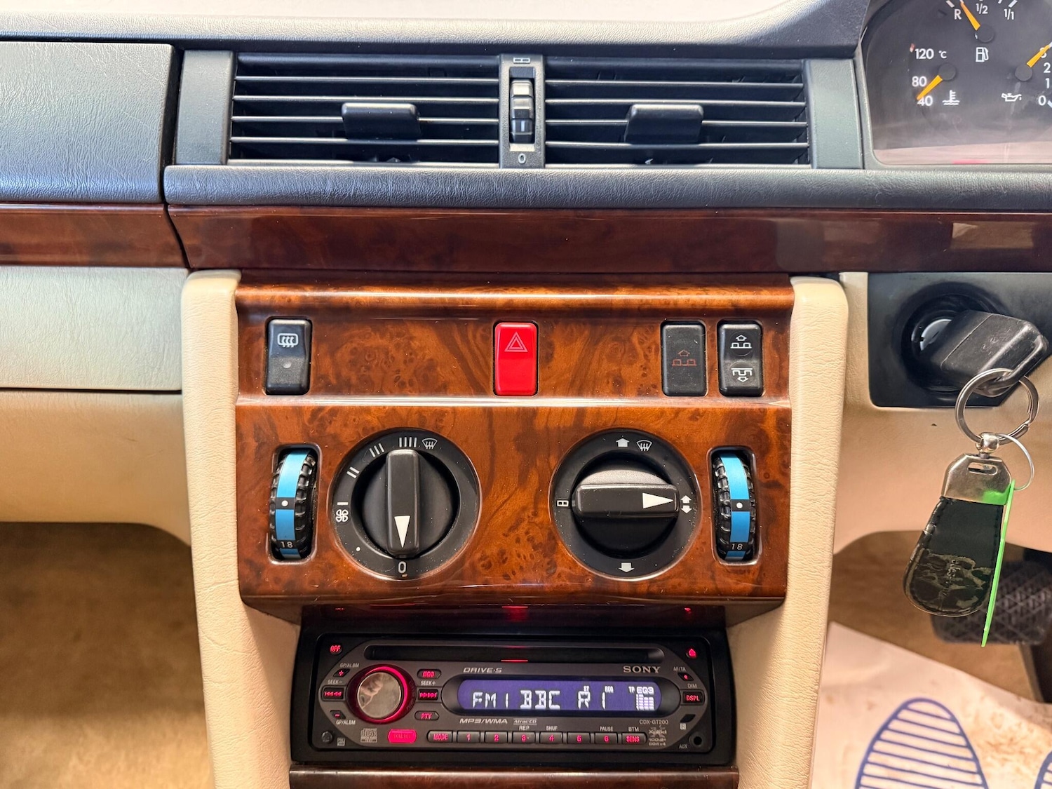 Used Mercedes-Benz E Class 1996 for sale - 77174976: Photo 24