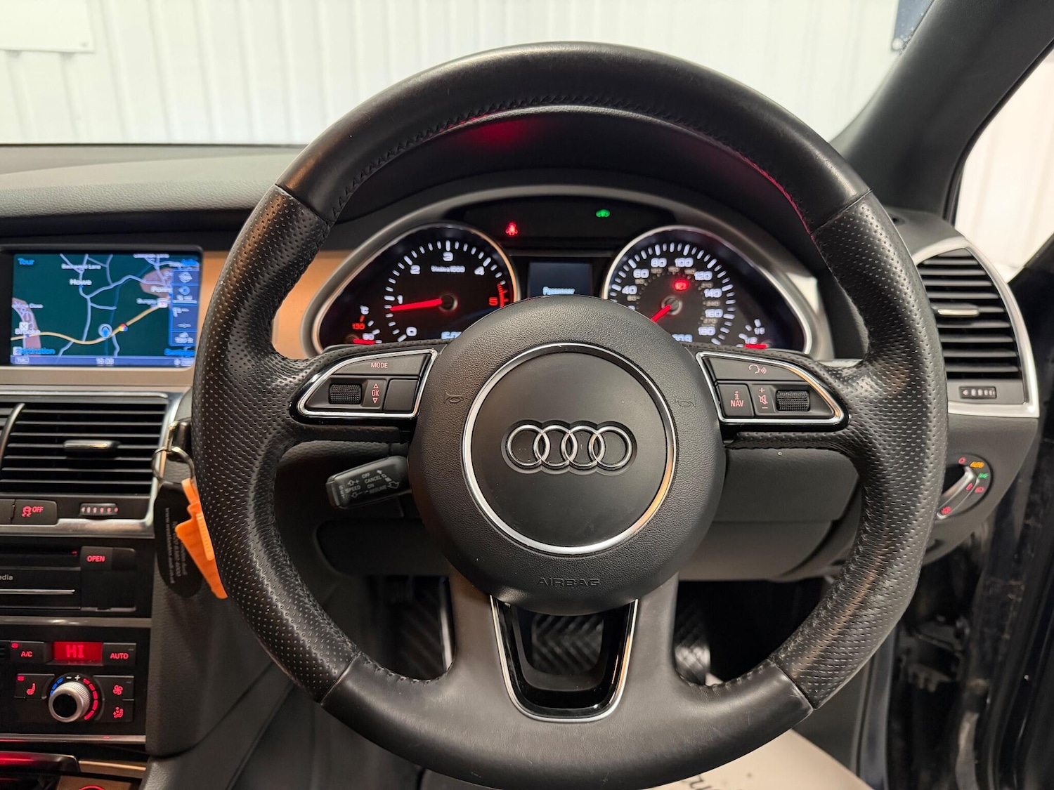 Used Audi Q7 2013 for sale - 76688599: Photo 25