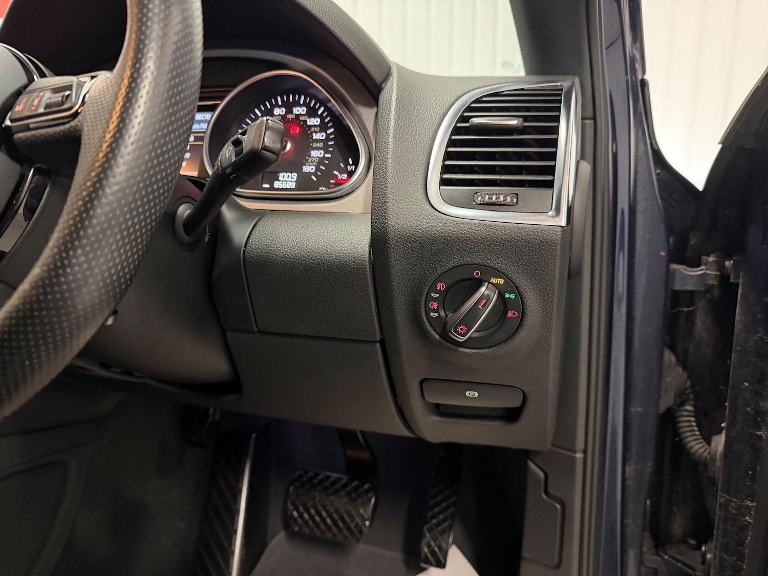 Used Audi Q7 2013 for sale - 76688599: Photo 29