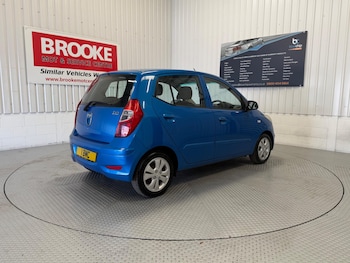 Used Hyundai i10 2011 for sale - 79362400: Photo
