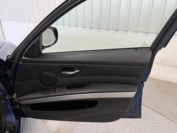 Used BMW 3 Series 2010 for sale - 76085282: Photo 20