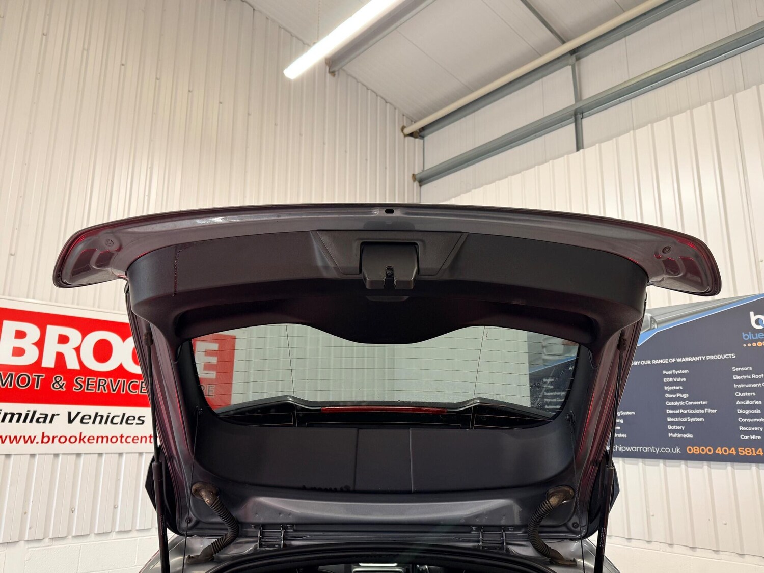 Used Volvo V40 2018 for sale - 76633705: Photo 15