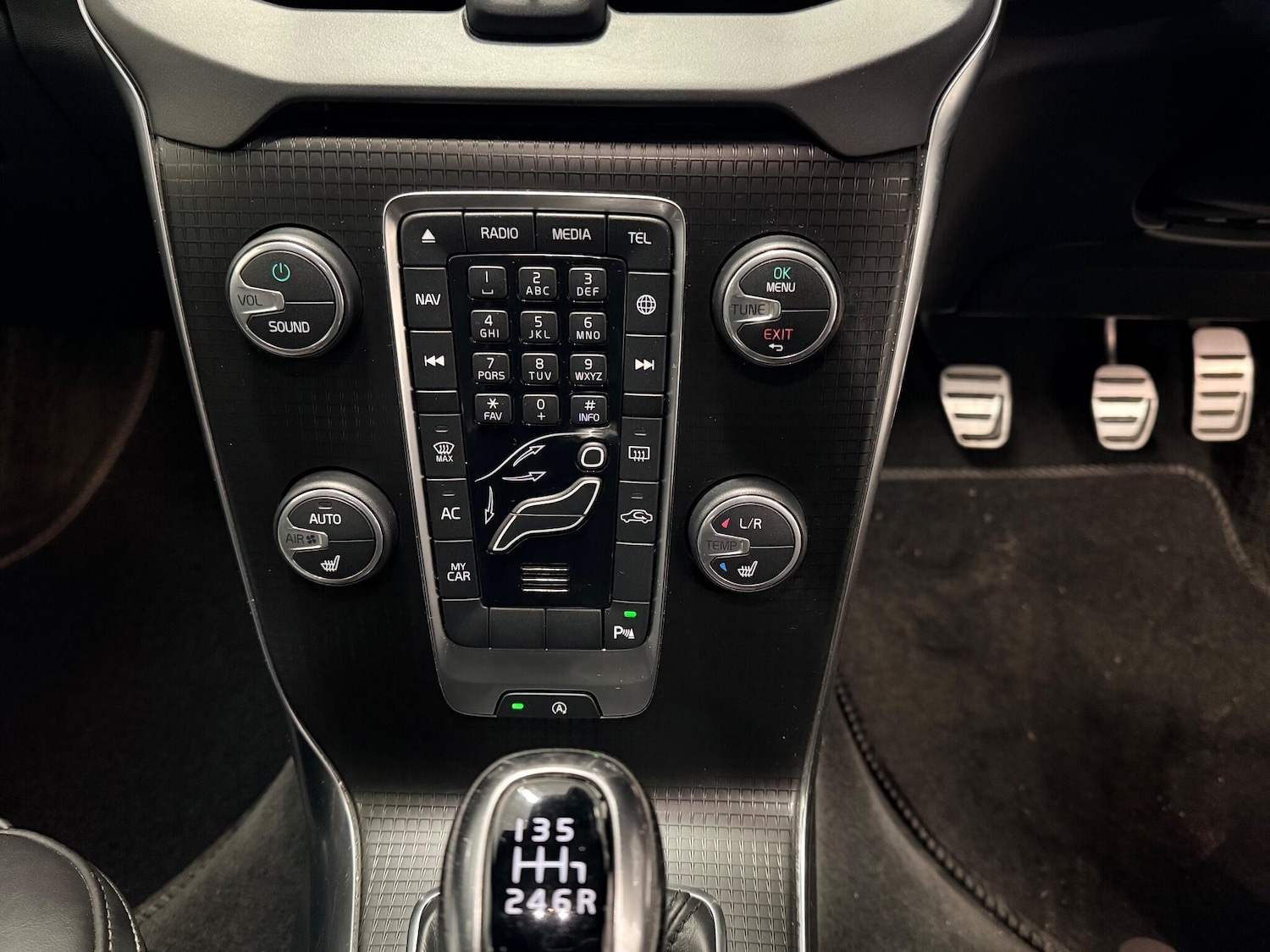 Used Volvo V40 2018 for sale - 76633705: Photo 27