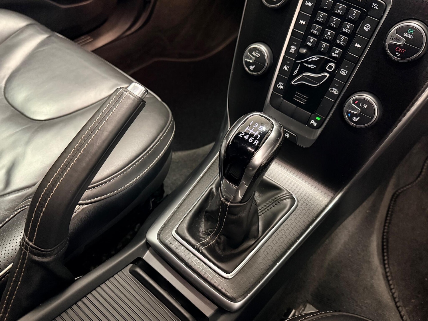 Used Volvo V40 2018 for sale - 76633705: Photo 31